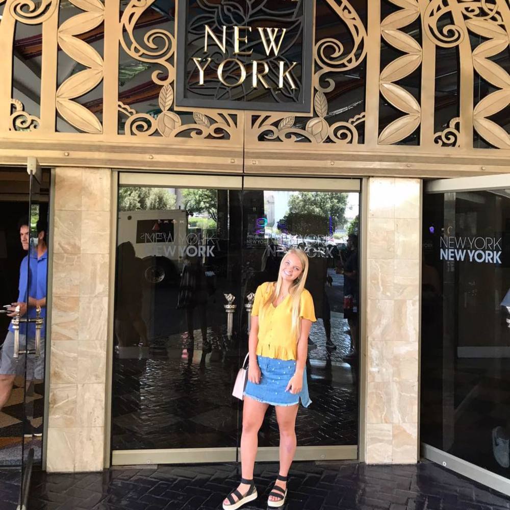 Meet your Posher, Addison